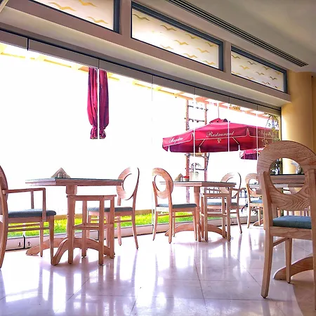 爱琴海蓝色海滩酒店 = Nea Kallikrateia