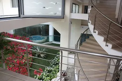 爱琴海蓝色海滩酒店 = 2*